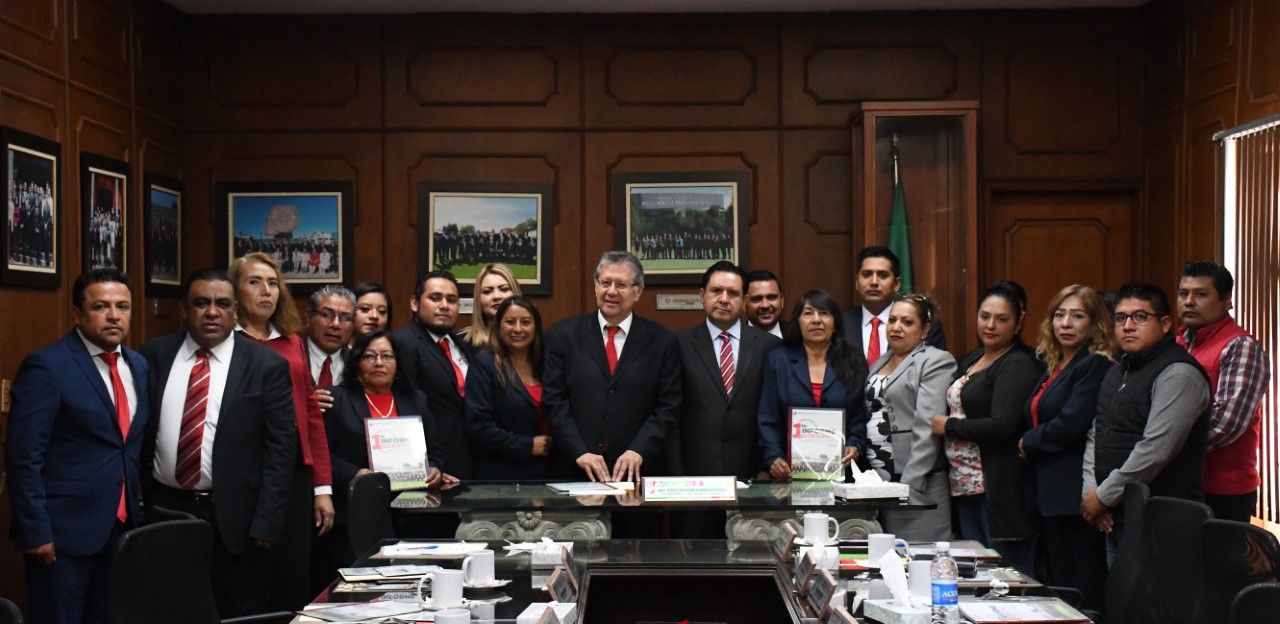 
Alcalde de Chimalhuacán presenta ante cabildo primer informe de gobierno