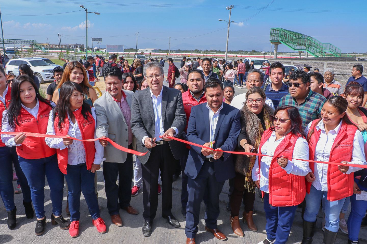 Chimalhuacán rehabilita acceso al Circuito Exterior Mexiquense

 