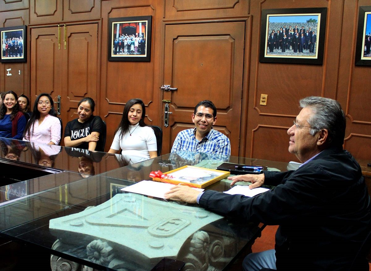
Alcalde de Chimalhuacán se reúne con universitarios