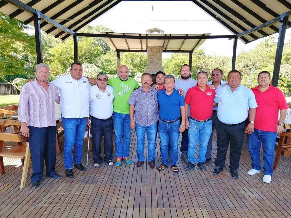 Se reúne Alfredo Mate con transportistas de Guerrero 