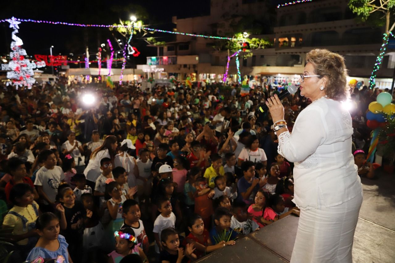 Inaugura Adela Román Ocampo el Tour Festival de Reyes 2020 en el Zócalo 