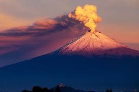 Emite volcán 41 exhalaciones y 124 minutos de tremor. Continúa semáforo en amarillo fase 2