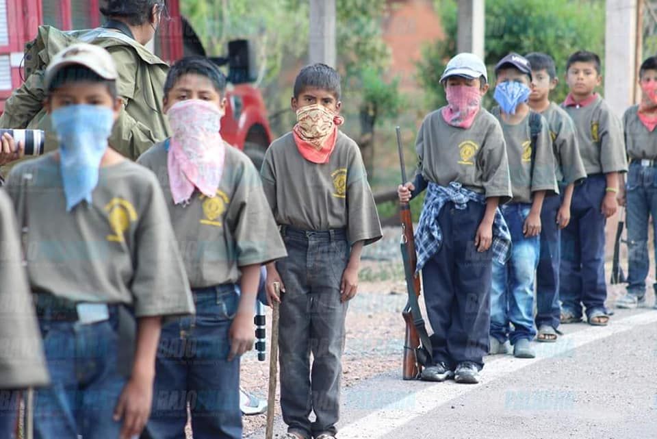 A falta de "sicarios", grupos criminales reclutan niños: AMLO