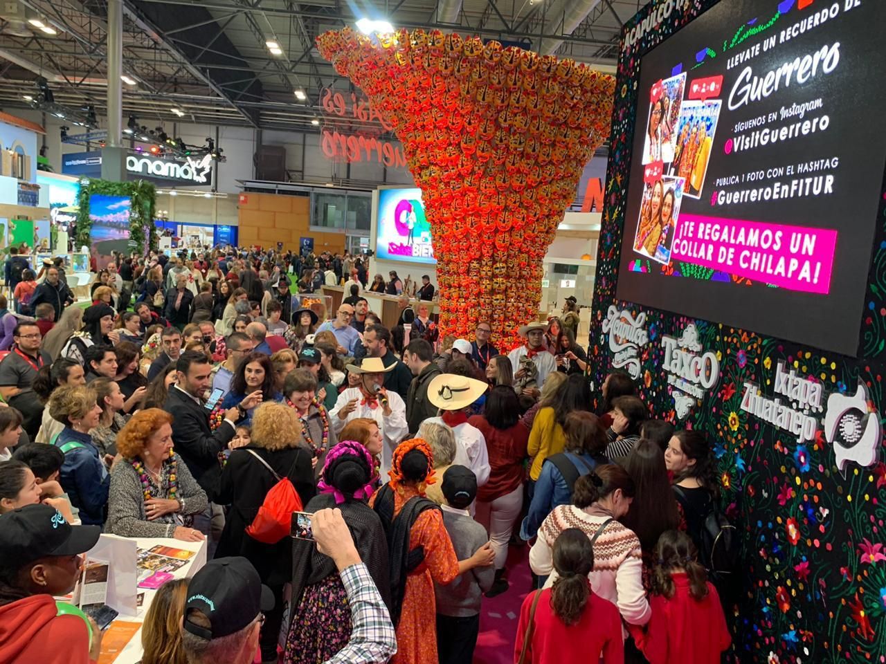 Cierra Guerrero en ambiente de fiesta, colorido, bailables y artesanías su participación en la Fitur de España