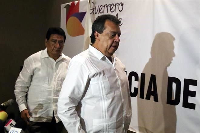 Aguirre podría ir por Acapulco, aseguró el dirigente del PRD Municipal. 