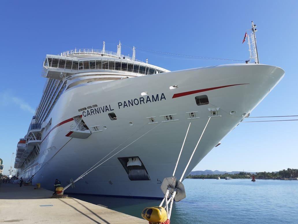 Llega a Mazatlán el crucero turístico Carnival Panorama con 5,939 visitantes