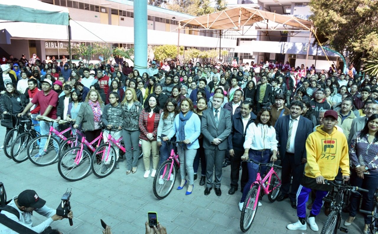Juan Hugo de la Rosa solicita descuento del 50 por ciento en el transporte a estudiantes y adultos mayores