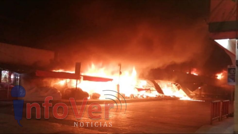 Se quema Mercado Revolución de Córdoba.