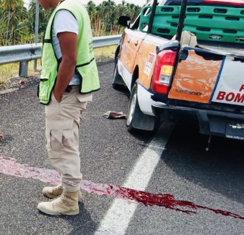 Muere motociclista tras percance en el tramo del hospital nuevo de Tecpan 
