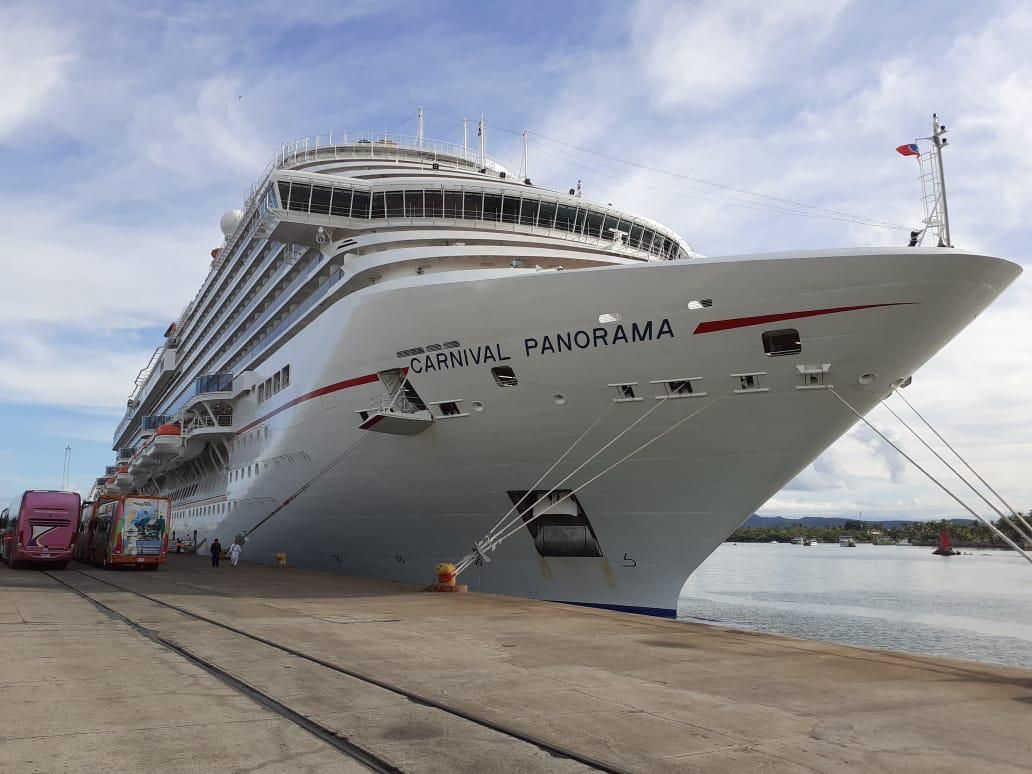 Arribaron dos cruceros turísticos a Mazatlán con 6,509 visitantes