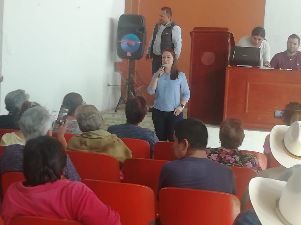      En su gira de trabajo por Tecuala reconocen apoyo de Gloria Nuñez a campesinos nayaritas                                                                                 