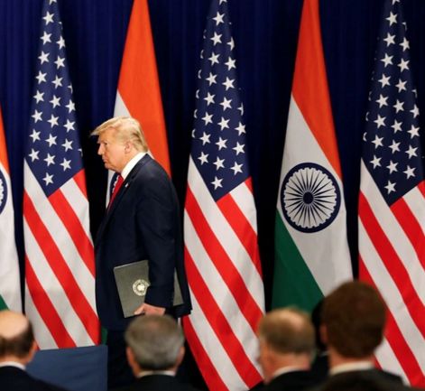 Más sanciones a empresas que compren crudo a Venezuela, anuncia Trump
