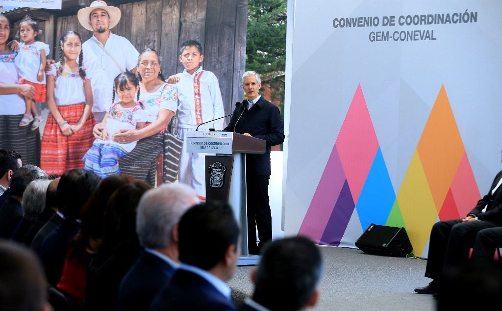 Alfredo del Mazo firma acuerdo con CONEVAL para perfeccionar las estrategias de combate a la pobreza en el Edoméx