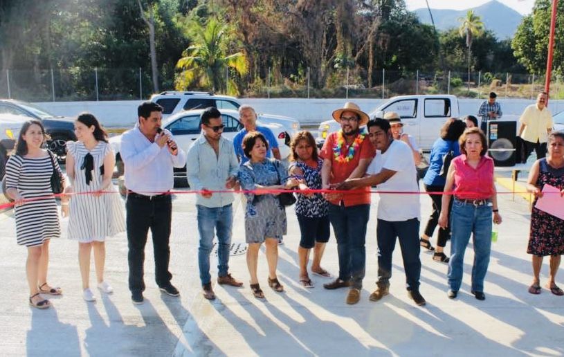 Cumple Moy Reyes promesa de campaña; inaugura calle en la Marquesita 