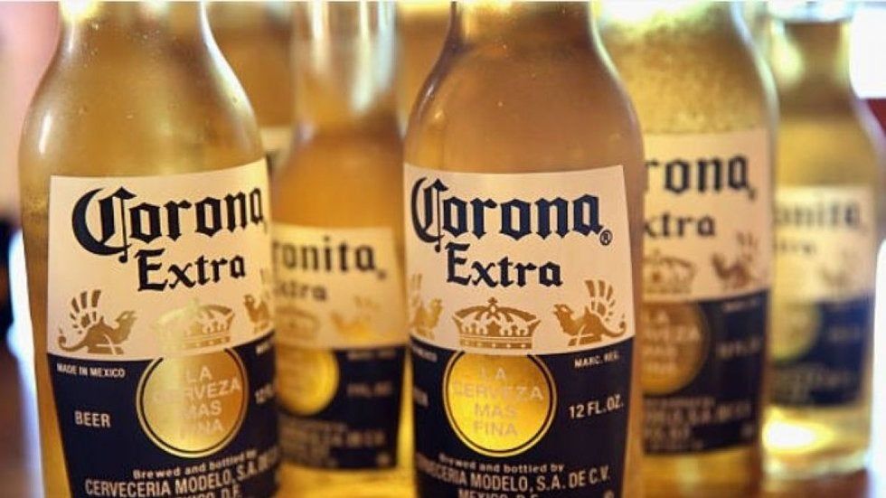 México se quedaría sin la cerveza Corona por consulta popular de AMLO