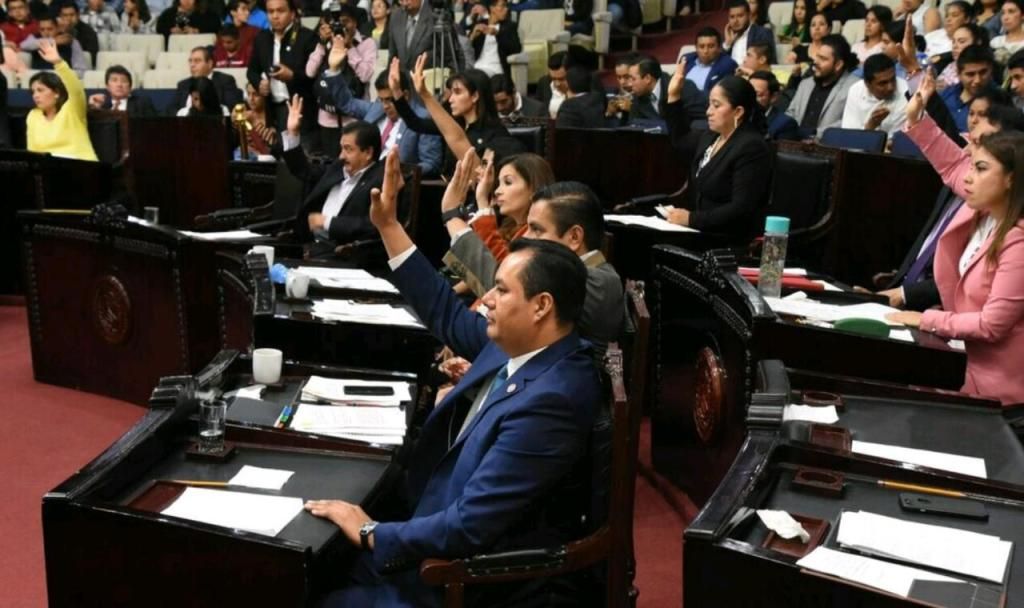 La mitad de diputados de Hidalgo abandonará su cargo para hacerse vividores