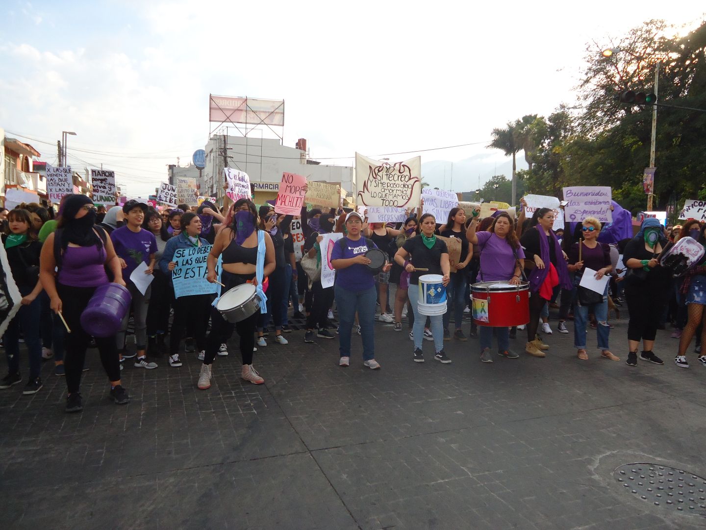 Muy concurrida la marcha del Día de la Mujer en Tepic