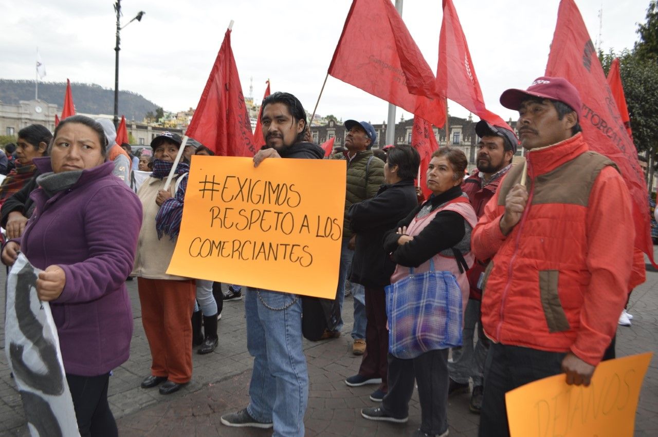 Juan Rodolfo Sánchez  amenaza a comerciantes en Toluca: Movimiento Antorchista