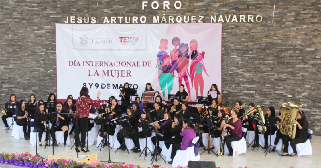 Por el día de la mujer, cierra actividades la banda sinfónica femenil de Texcoco