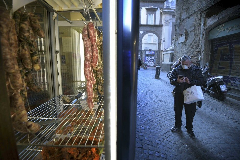 Cierran en Italia negocios excepto farmacias y tiendas de alimentos por coronavirus