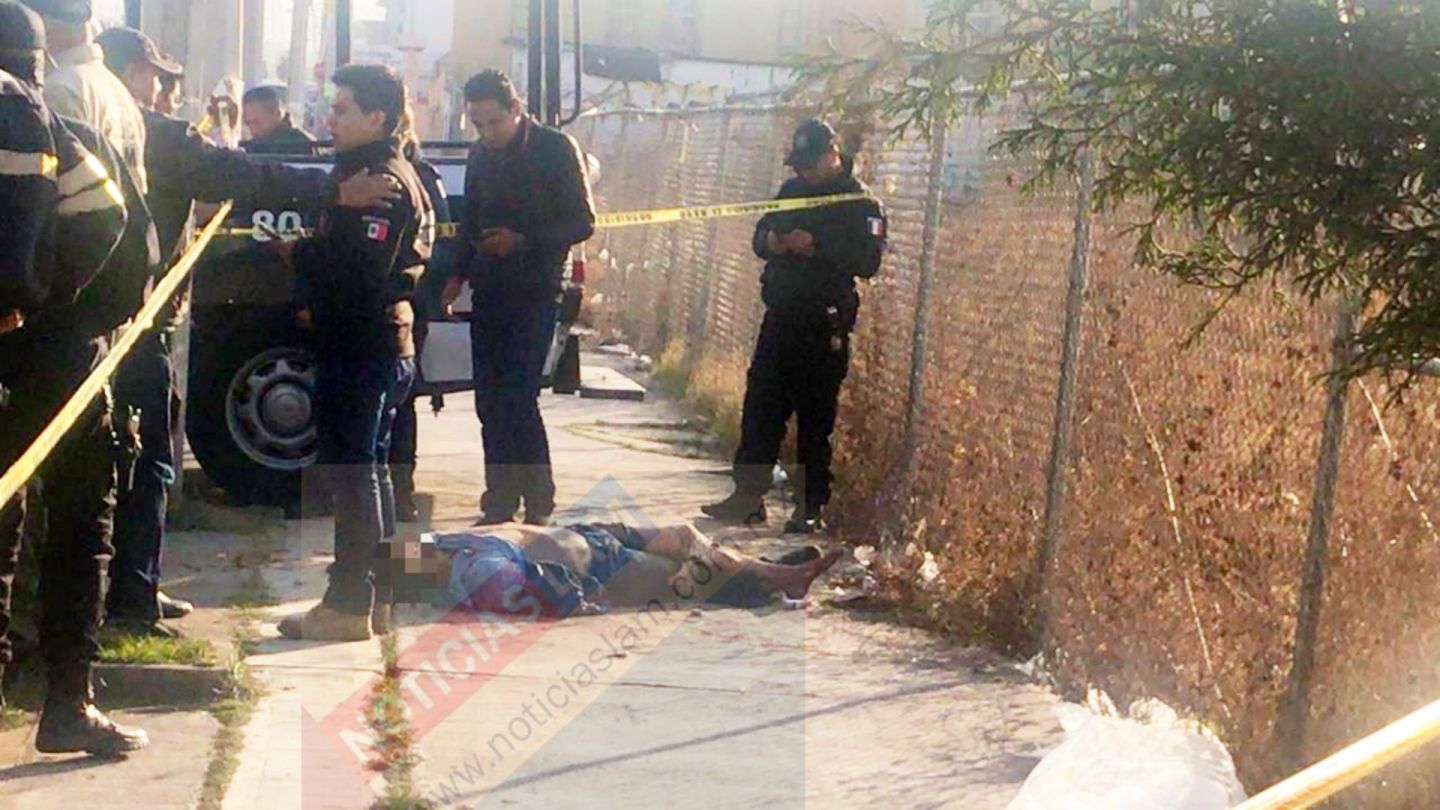Tras persecución y balacera presunto delincuente muere, un policía resulta herido