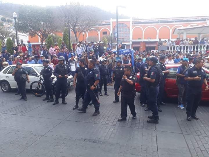 Trifulca entre agrupaciones de comerciantes ambulantes de Pachuca