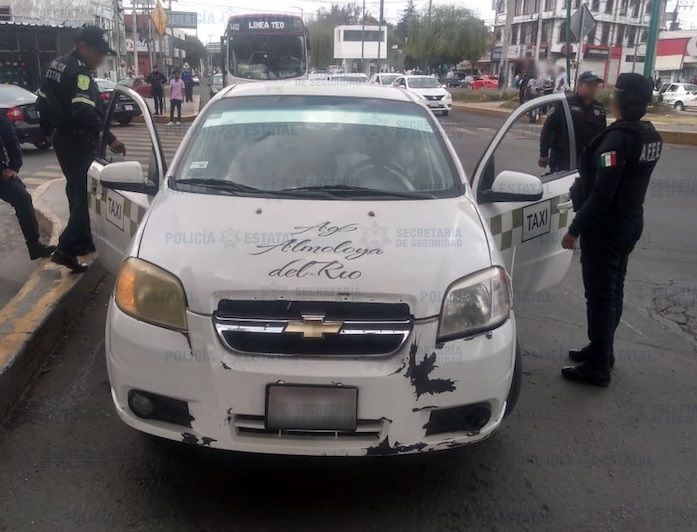 Se recupera taxi robado y se detiene al presunto responsable en Toluca