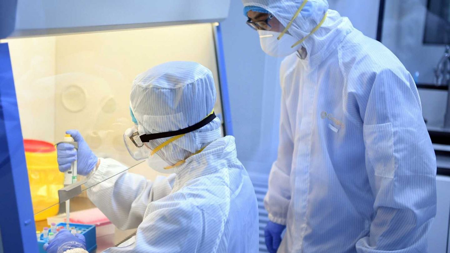 China tiene vacuna vs COVID-19; comienza ensayos en humanos