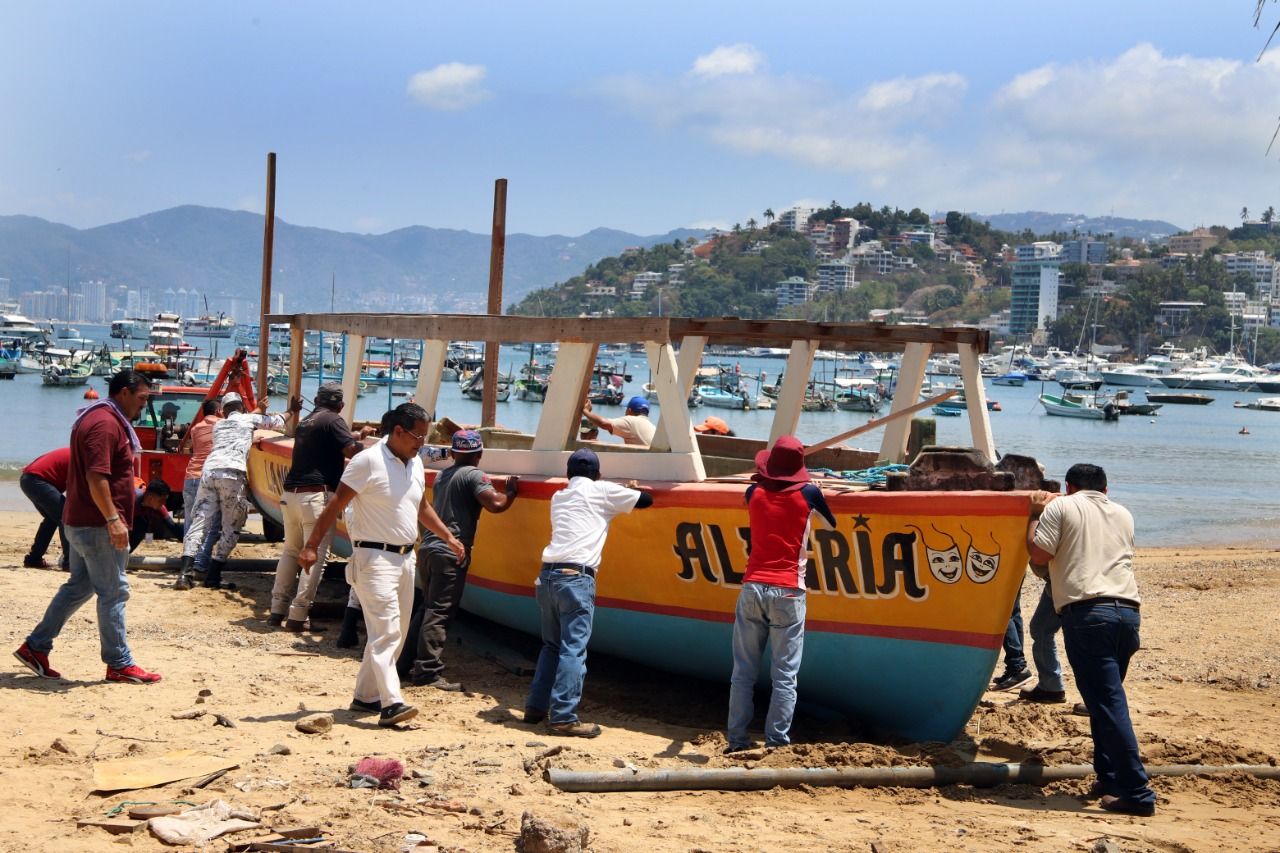 Limpia gobierno de Acapulco playa Manzanillo 