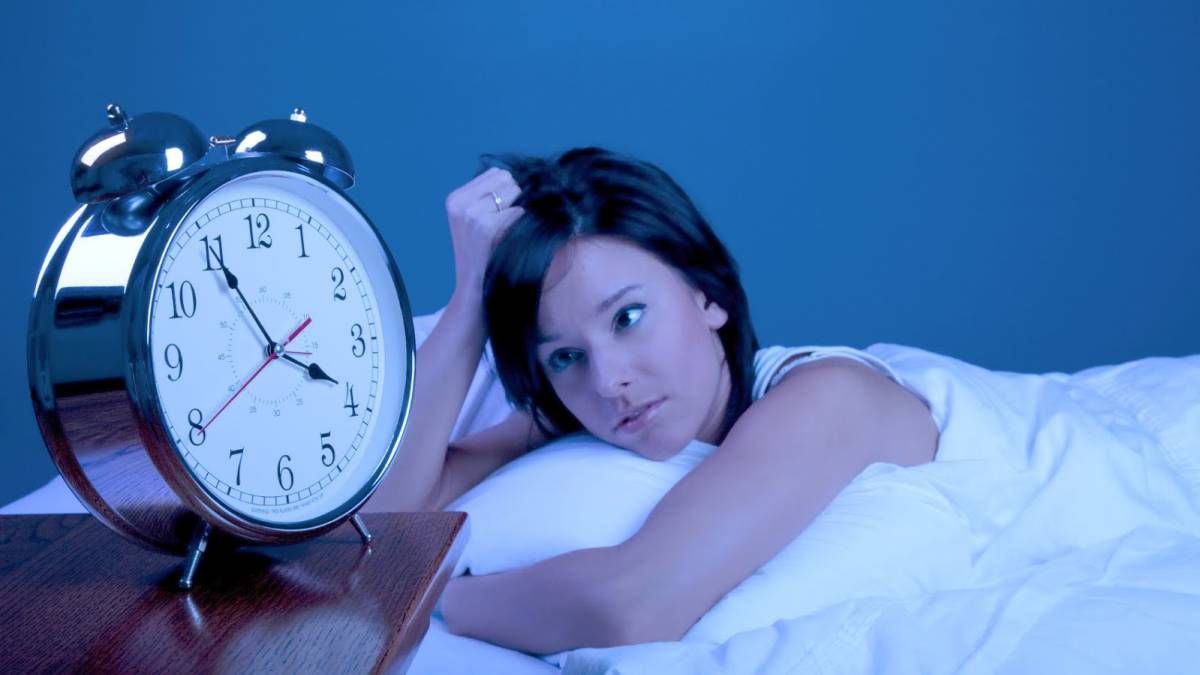 Restricción del sueño puede aumentar riesgo de adquirir coronavirus
