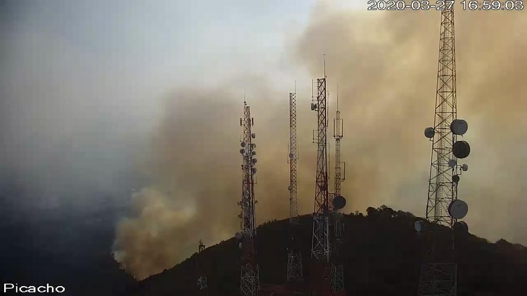 Aún activo el fuego el el parque Sierra de Guadalupe en Edomex