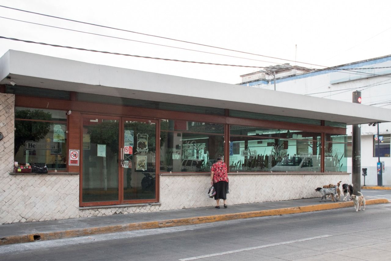 En Córdoba, mantienen operativo para vigilar que bares y cantinas permanezcan cerrados.