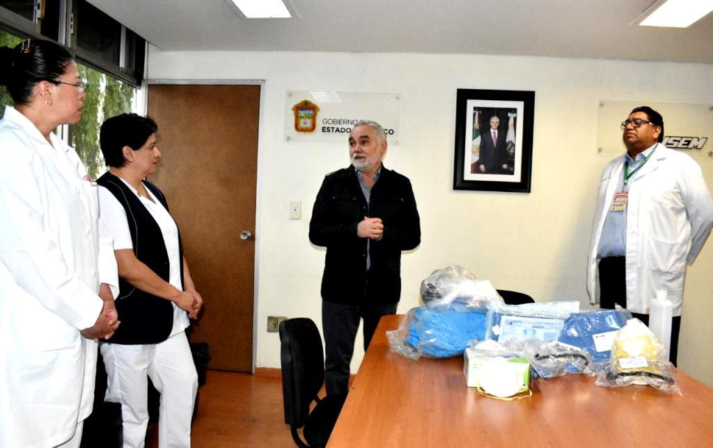 La Secretaría de Salud entrega equipo de protección a trabajadores del ISEM