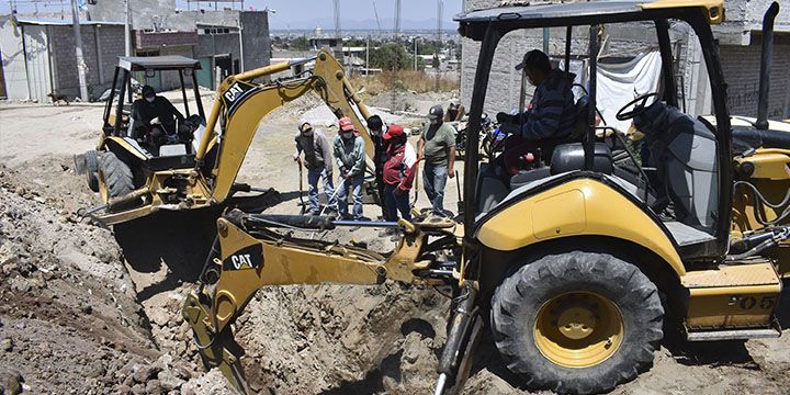 Avanza introduccion de drenaje en la colonia la Ladera en Chimalhuacan