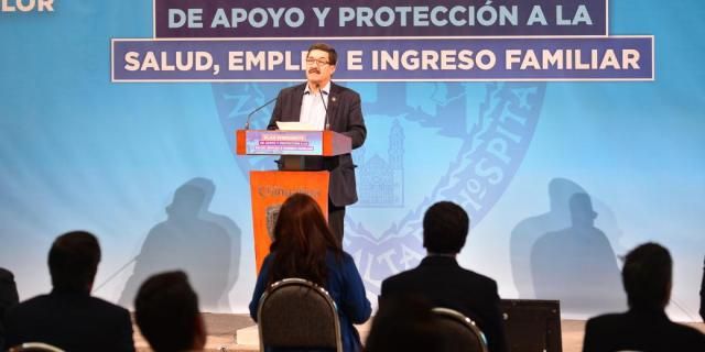 Gobernador de Chihuahua anuncia aumento salarial del 30 por ciento para los ’Héroes de la Salud’