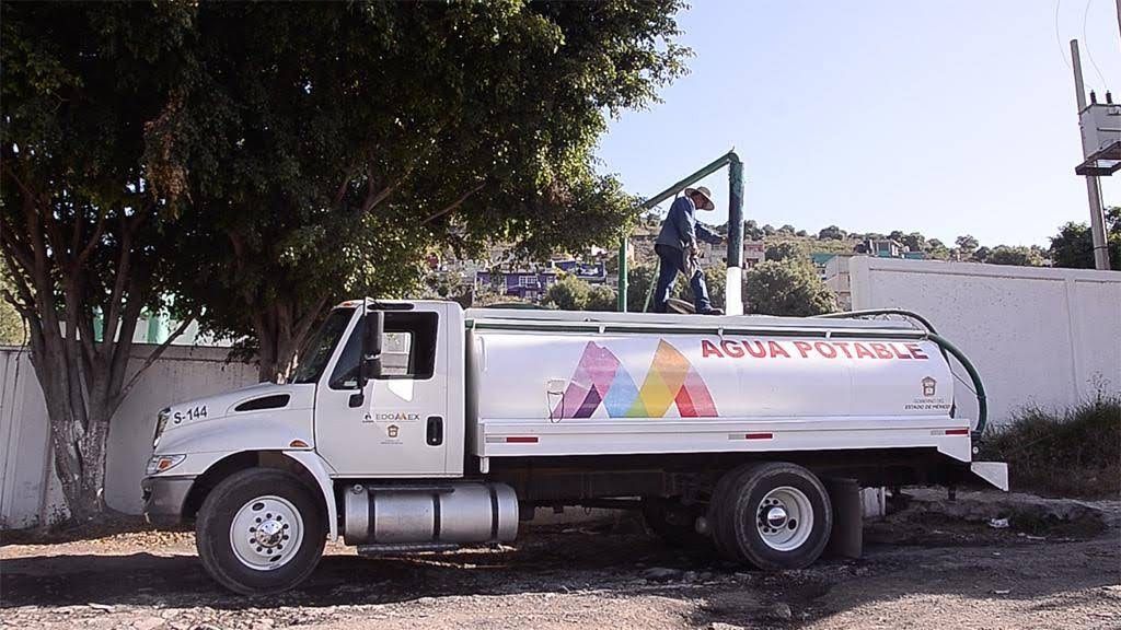 "Se incrementó a 25 los municipios a los que la CAEM envía agua potable con camiones cisterna"