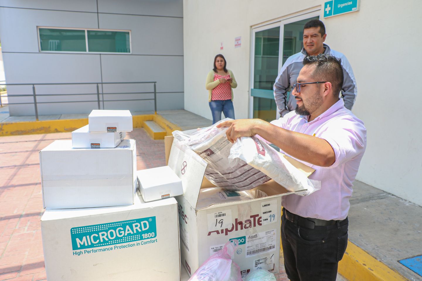 El gobierno municipal de Chimalhuacán entrega insumos al Hospital General San Agustín