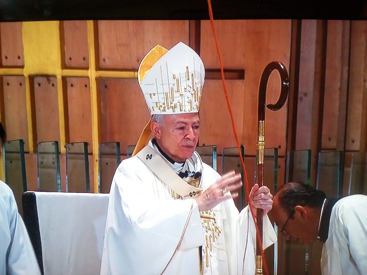 Cardenal Carlos Aguiar en II Domingo de Pascua