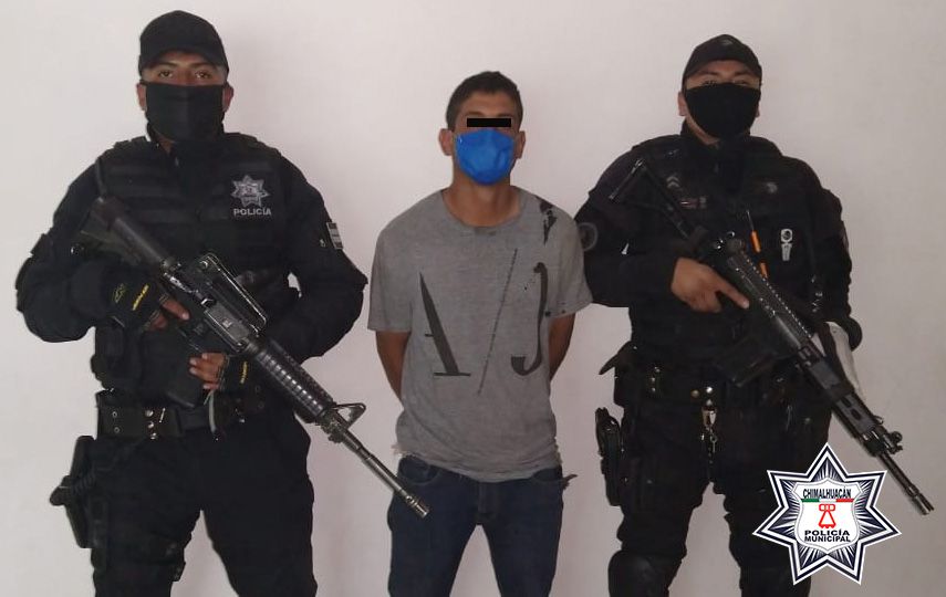 En dispositivos en Chimalhuacán detienen  a dos por robo a transeúnte