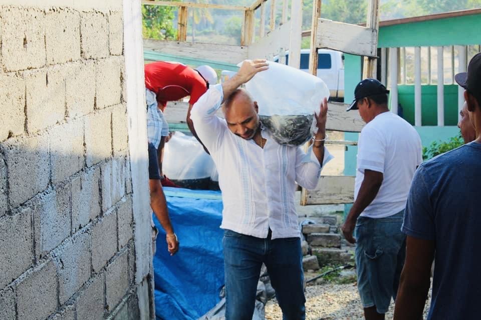 Cumple Alfredo Mate a pescadores de Acapulco y cultiva 100 mil crías de tilapia 