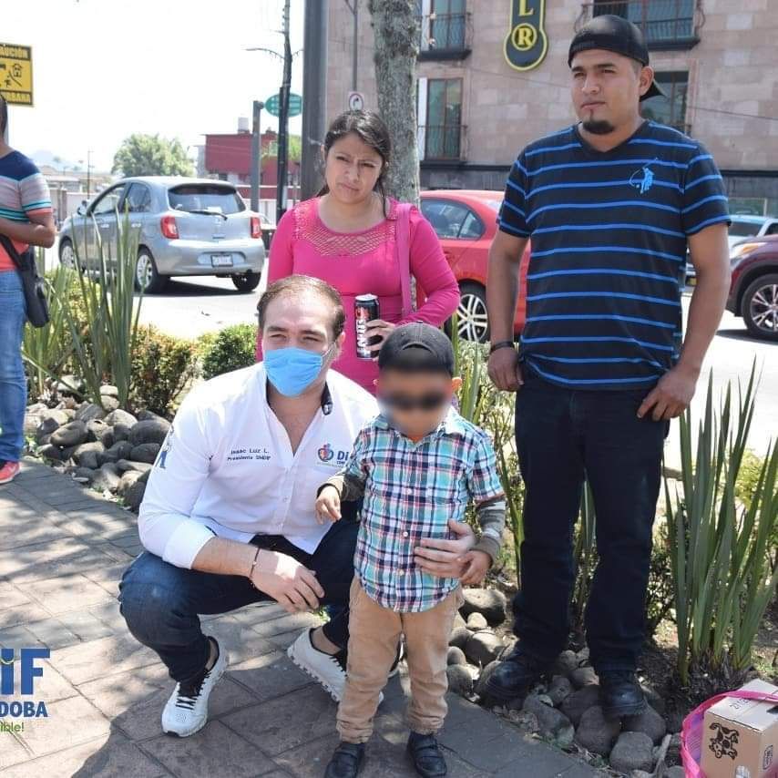 Logra DIF un apoyo más para devolverle la vista a infante 