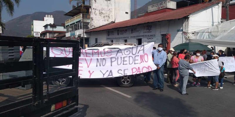 En Río Blanco exigen renuncia del titular de la CAEV