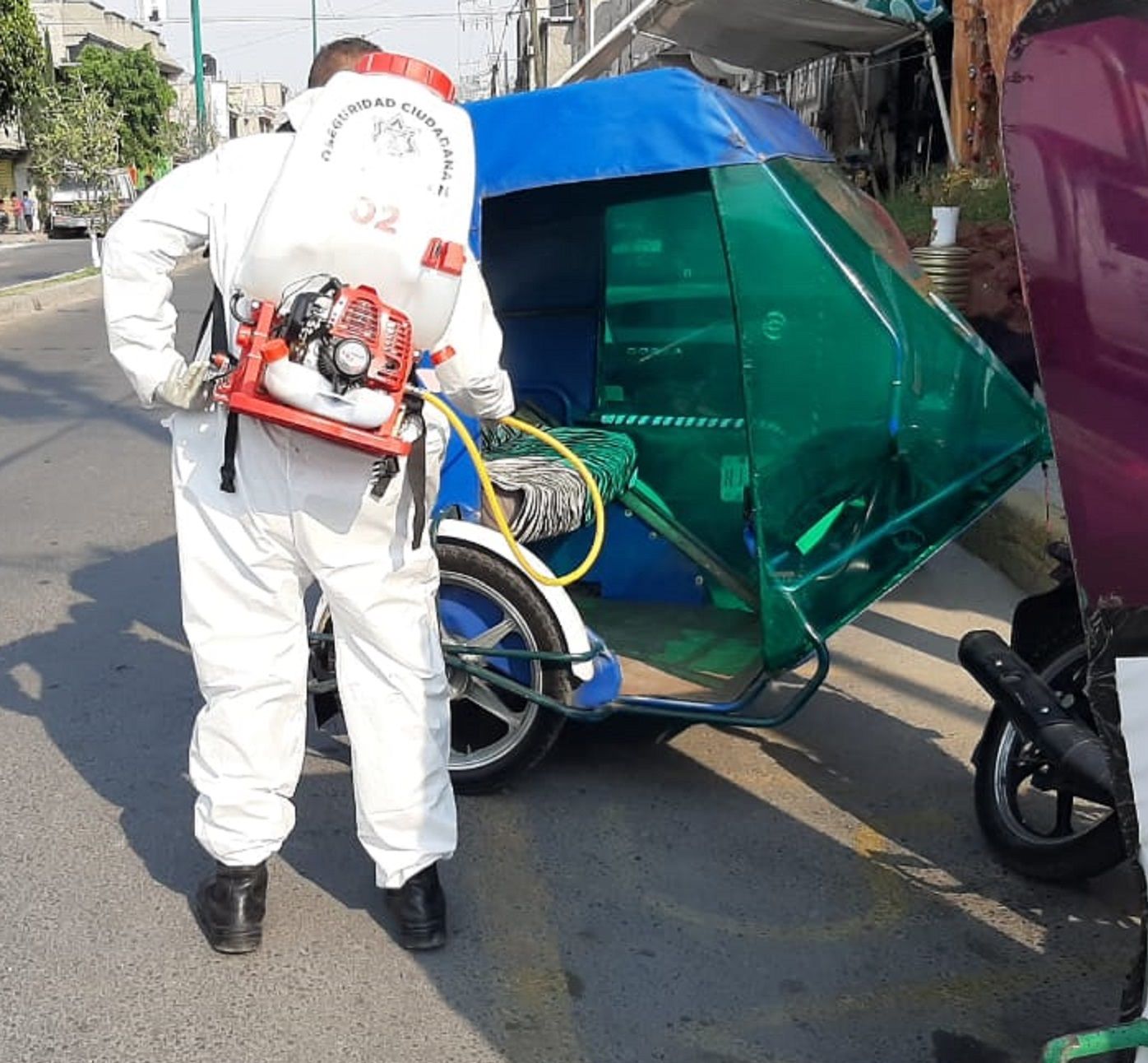Sanitizan Mototaxis en Chimalhuacán