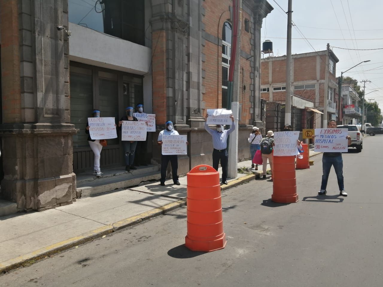 
Chimalhuacán solicita apoyos para evitar colapso de servicios de salud en hospitales