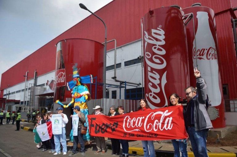 En Chiapas les quitaron el agua para darles refresco: piden revocación de Coca Cola 