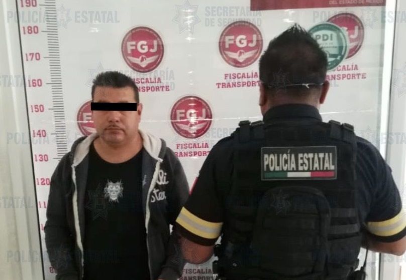 Secretaría de Seguridad recupera tracto camión en Tlalnepantla hay un detenido