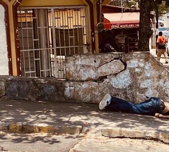 Matan a balazos a un joven en  Infonavit El Hujal, de Zihuatanejo