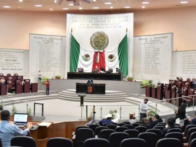Congreso de Veracruz aprueba reducir el 50% de recursos a partidos políticos