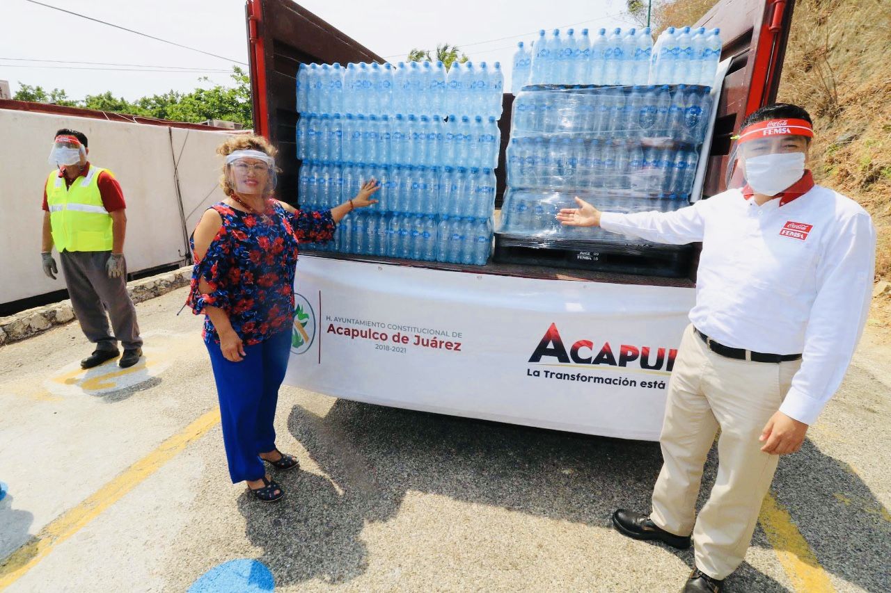 Dona Grupo FEMSA cinco mil botellas de agua potable para acapulqueños 