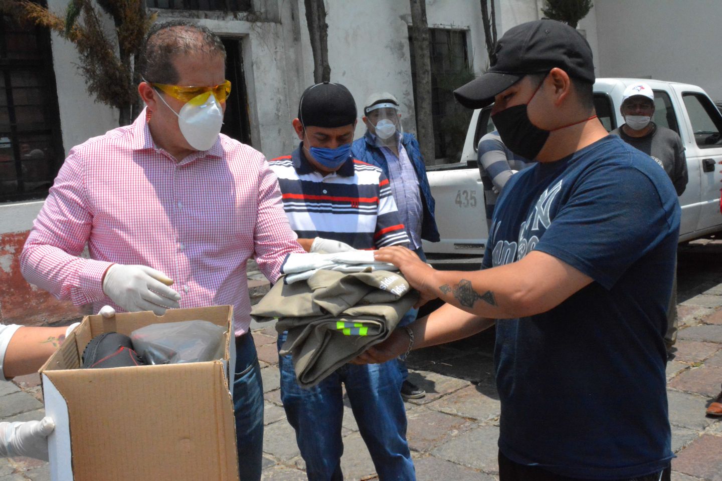 Recibieron uniformes  y herramientas trabajadores  de Servicios Públicos Ixtapaluca